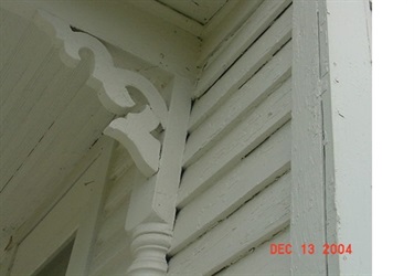 Reevesland porch detail