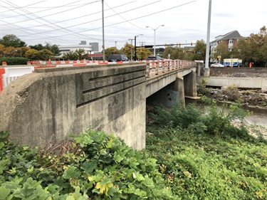 The existing West Glebe Road Bridge